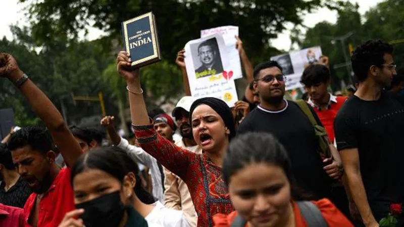 Student Alliance Issues Nationwide Call for "Black Armband Day" on July 22 in Support of Injured Protesters