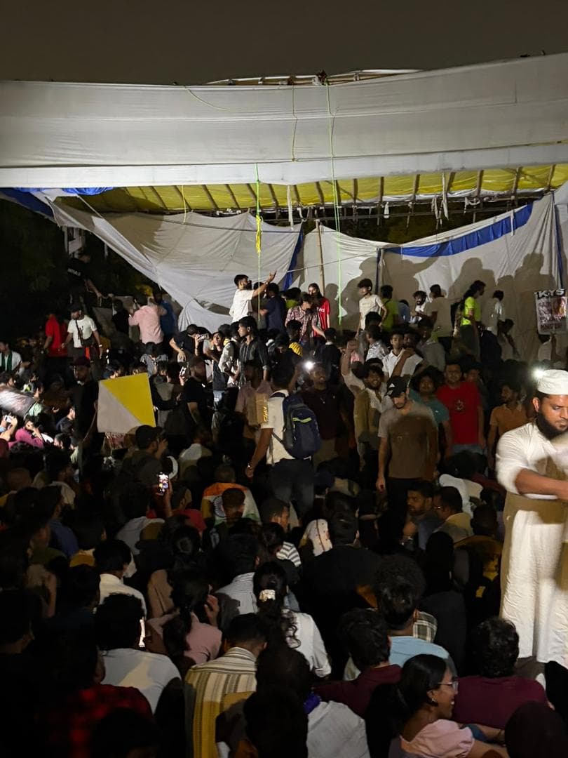 CJP Volunteers Lead Mass Cleanup Drive at Jantar Mantar; Pause Street Marches to Protect Students